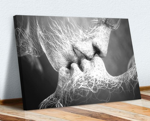 Lovers kiss canvas wall - canvas, art